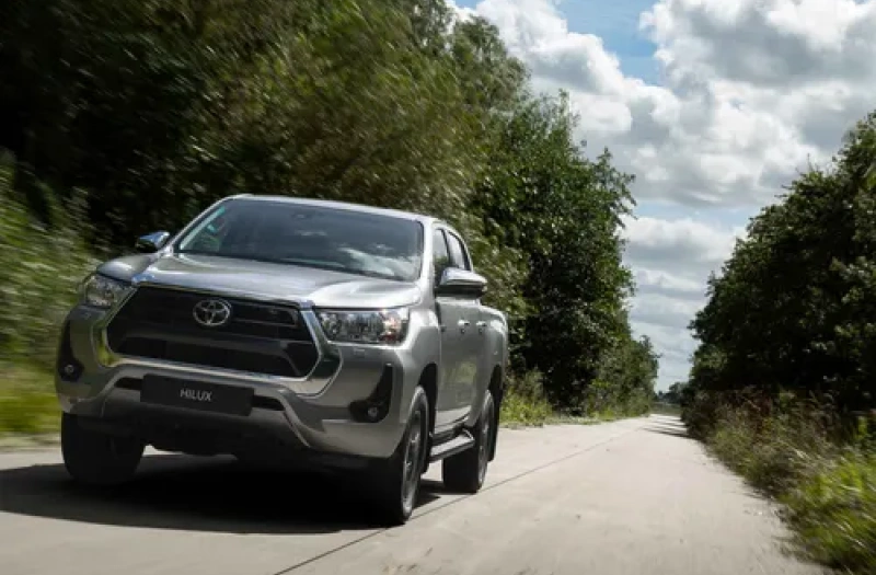 Hilux Cabine Dupla MT Básica