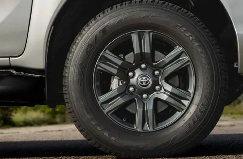 Hilux Cabine Dupla MT Básica